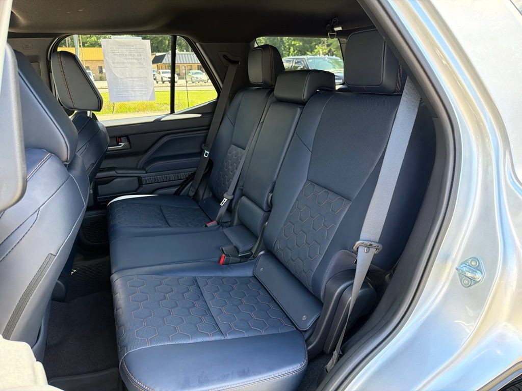 Used 2026 Toyota 4Runner Platinum AWD/4WD image 23