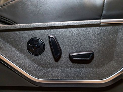 Used 2026 Ford F350 Platinum w/ Platinum Plus Package image 31