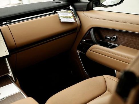 New 2026 Land Rover Range Rover SE image 37