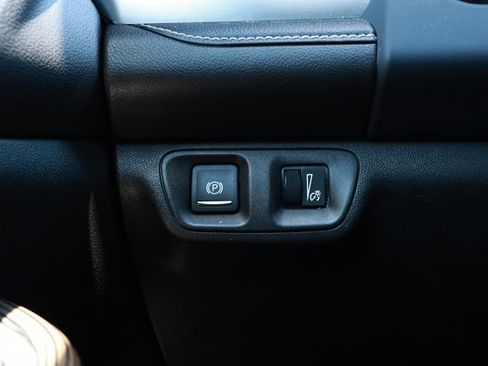 Used 2021 GMC Acadia SLE FWD image 15