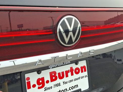 Used 2024 Volkswagen Atlas SE AWD/4WD image 30