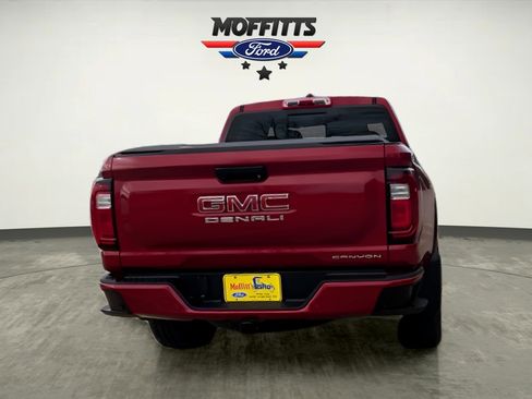 Used 2024 GMC Canyon Denali image 4