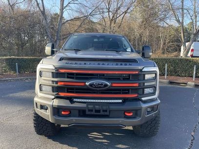 New 2026 Ford F250 Lariat w/ Black Appearance Package