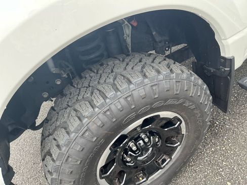 Used 2025 Ford F350 Platinum w/ Tremor Off-Road Package AWD/4WD image 32