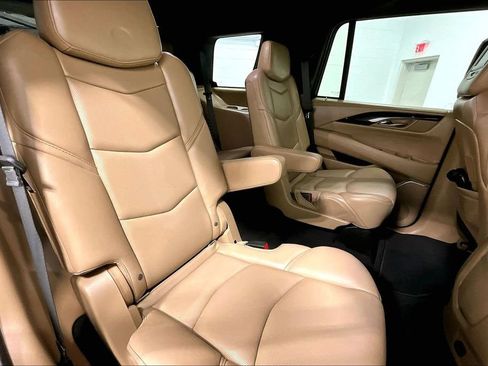 Used 2018 Cadillac Escalade Platinum AWD/4WD image 33