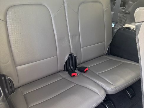 Used 2016 Hyundai Santa Fe SE w/ Option Group 03 FWD image 13