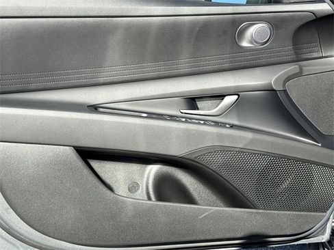 New 2026 Hyundai Elantra SE image 42