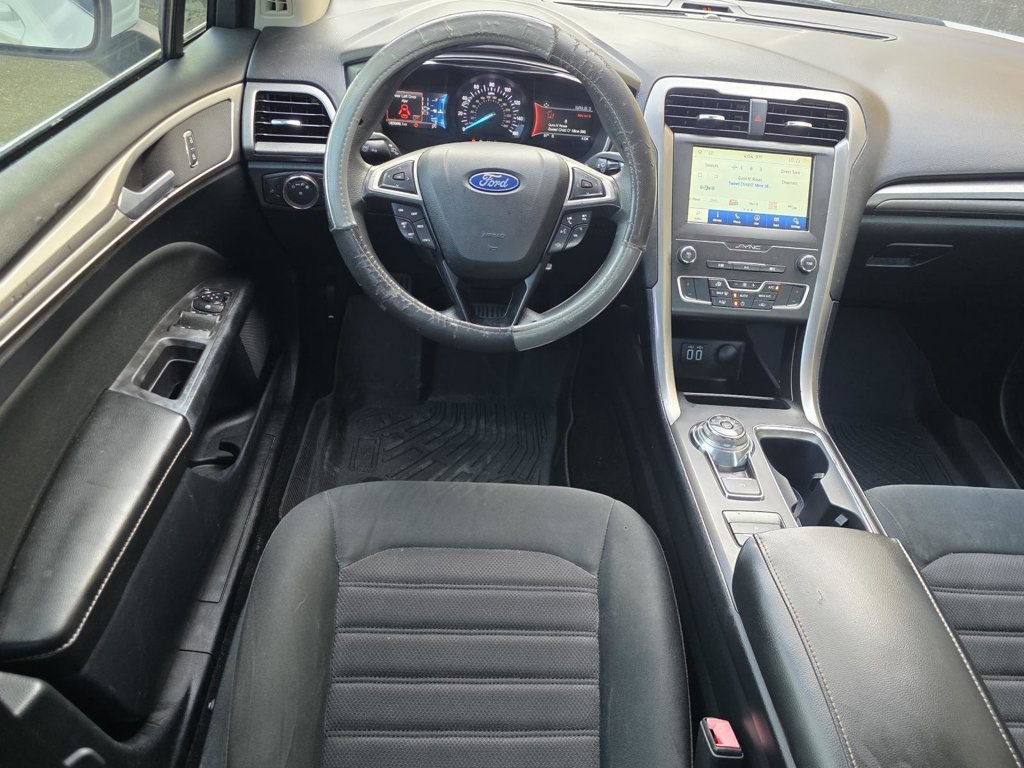 Used 2020 Ford Fusion SE FWD image 10
