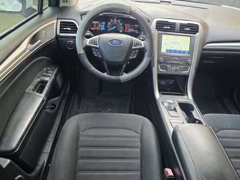 Used 2020 Ford Fusion SE FWD image 10