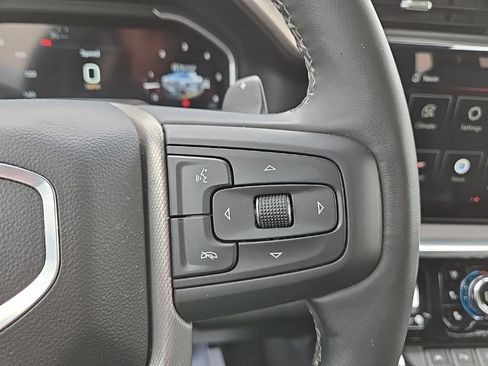 Used 2025 GMC Sierra 1500 Denali w/ Technology Package AWD/4WD image 23