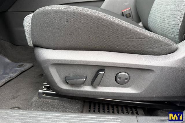 Used 2023 Nissan Rogue SV FWD image 13