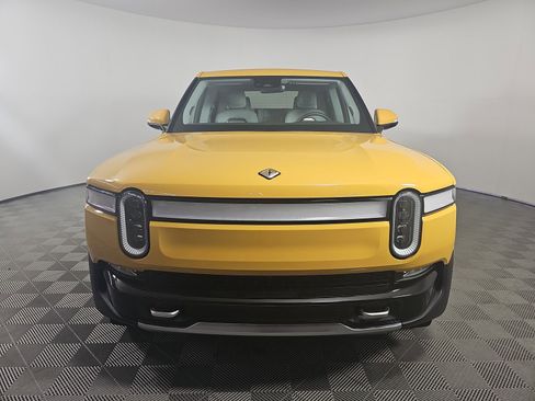 Used 2023 Rivian R1T Adventure image 8