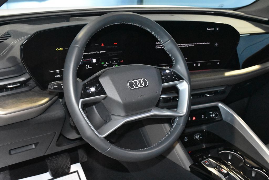 Certified 2025 Audi Q5 Premium Plus w/ Premium Plus AWD/4WD image 2