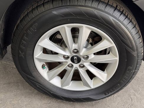 Used 2020 Kia Sorento LX w/ LX I4 Convenience Package image 10