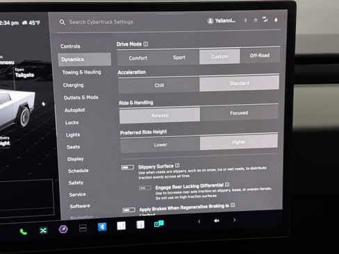 Used 2025 Tesla Cybertruck AWD Crew Cab image 26