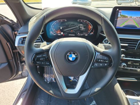 Used 2023 BMW 540i w/ Premium Package RWD image 30
