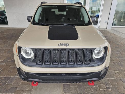 Used 2016 Jeep Renegade Trailhawk w/ Safety & Security Group image 10