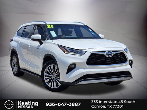 Used 2021 Toyota Highlander Platinum FWD image 3