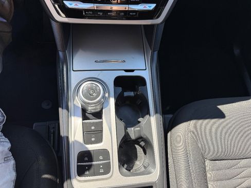 Used 2021 Ford Explorer XLT image 27