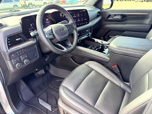 Used 2026 Chevrolet Tahoe Z71 w/ Comfort Package image 11