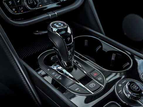 Used 2020 Bentley Bentayga AWD/4WD image 40