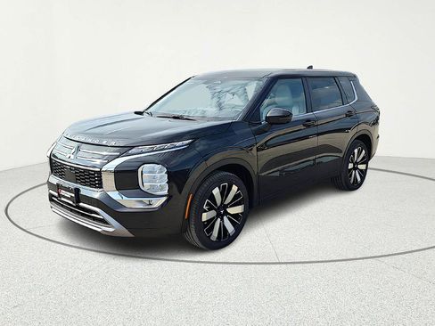 New 2026 Mitsubishi Outlander SE FWD image 2