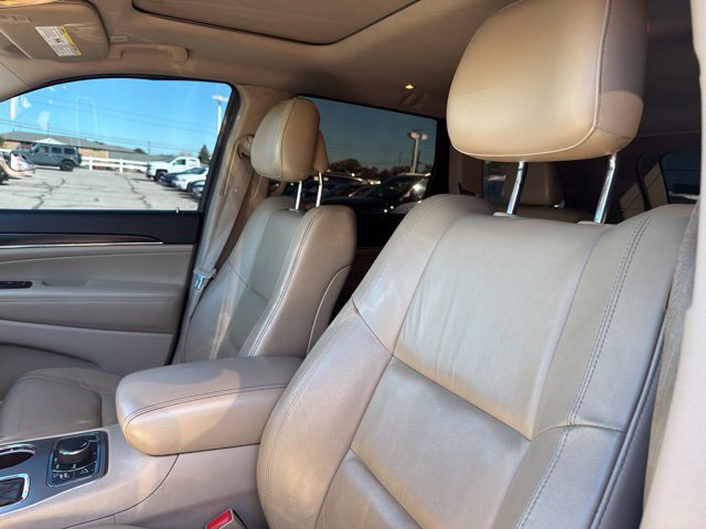 Used 2020 Jeep Grand Cherokee Limited AWD/4WD image 13