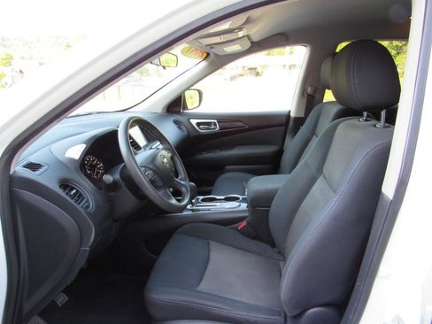 Used 2017 Nissan Pathfinder S FWD image 4