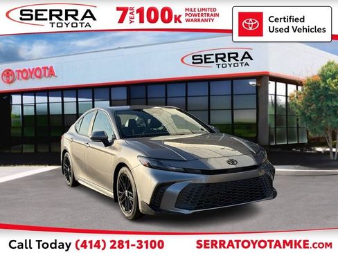 Used 2025 Toyota Camry SE image 1