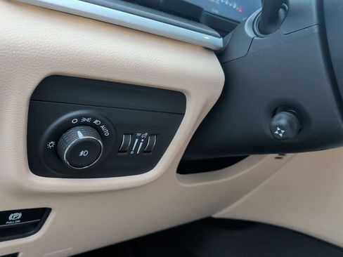 New 2025 Jeep Grand Cherokee Limited w/ Luxury Tech Group II image 16