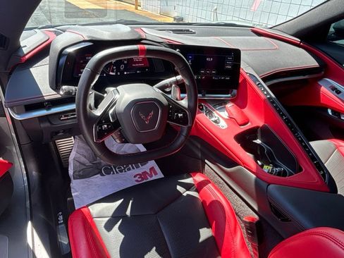 Used 2022 Chevrolet Corvette Stingray Preferred Cpe w/ Z51 Performance Package RWD image 3