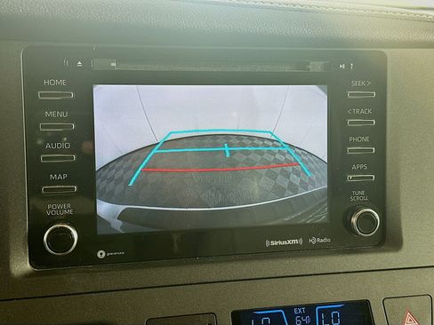 Used 2020 Toyota Sienna XLE Premium FWD image 22