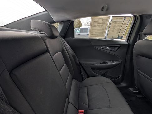 Used 2018 Chevrolet Malibu LT image 24