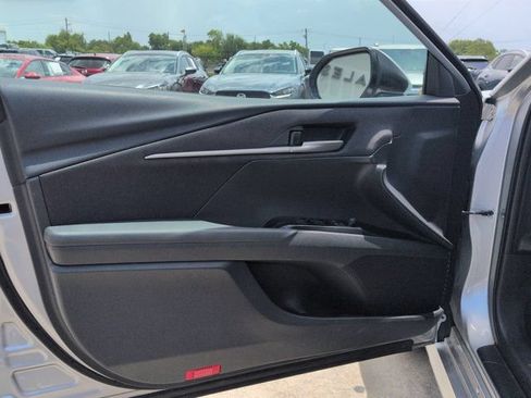 Used 2025 Toyota Camry LE FWD image 11