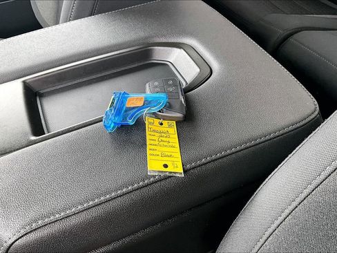 Certified 2025 Chevrolet Silverado 1500 LT image 36