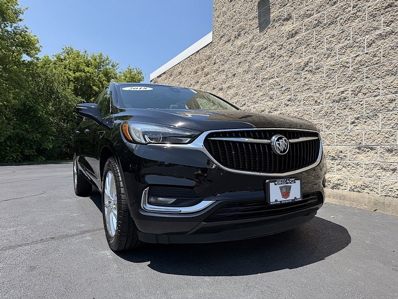 Used 2018 Buick Enclave Premium w/ Experience Buick Package FWD image 1