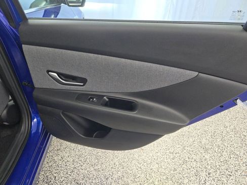 Used 2024 Hyundai Elantra Limited image 9