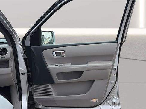 Used 2015 Honda Pilot Touring image 16