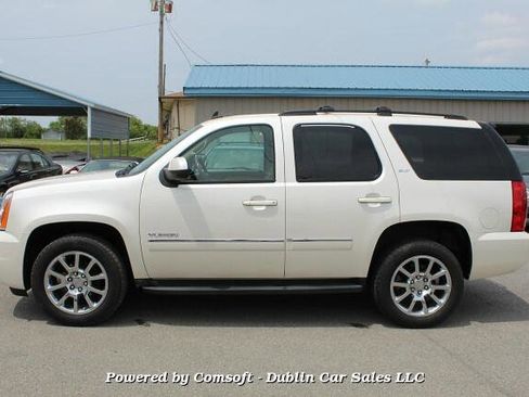 Used 2011 GMC Yukon SLT w/ SLT-2 Equipment Package image 8