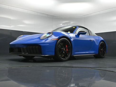 Used 2025 Porsche 911 Targa 4 GTS w/ Premium Package AWD/4WD image 24