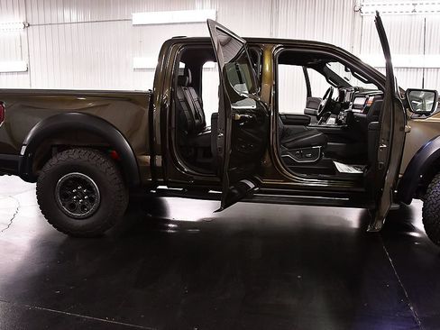 Used 2025 Ford F150 Raptor AWD/4WD image 32