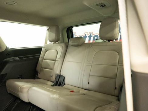 Used 2023 Lincoln Navigator L Reserve AWD/4WD image 11