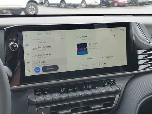 Used 2025 Toyota Camry SE image 21