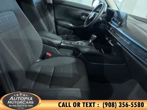 Used 2025 Honda HR-V LX image 11