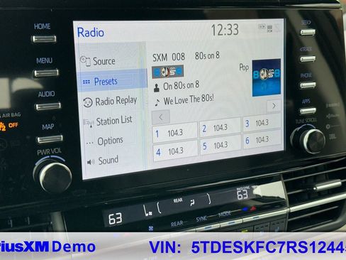 Used 2024 Toyota Sienna Platinum image 30