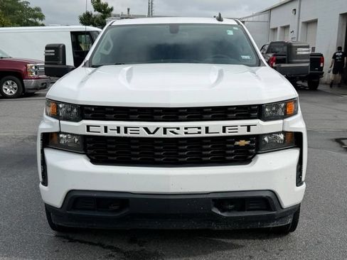 Used 2020 Chevrolet Silverado 1500 Custom w/ Custom Max Trailering Package AWD/4WD image 4