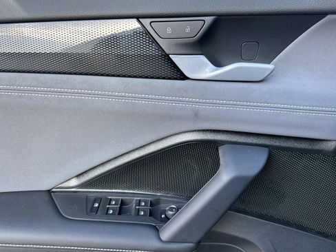 New 2026 Volkswagen Tiguan SE R-Line image 10