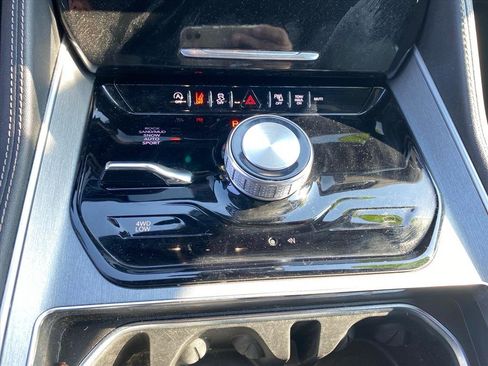 Used 2025 Jeep Wagoneer L 4WD w/ HD Trailer Tow Package image 12
