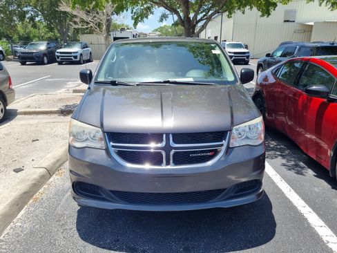 Used 2016 Dodge Grand Caravan SE w/ Quick Order Package 29E SE FWD image 2