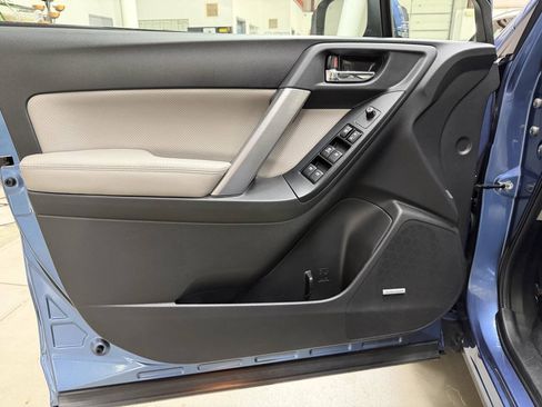 Used 2015 Subaru Forester 2.5i Touring AWD/4WD image 10